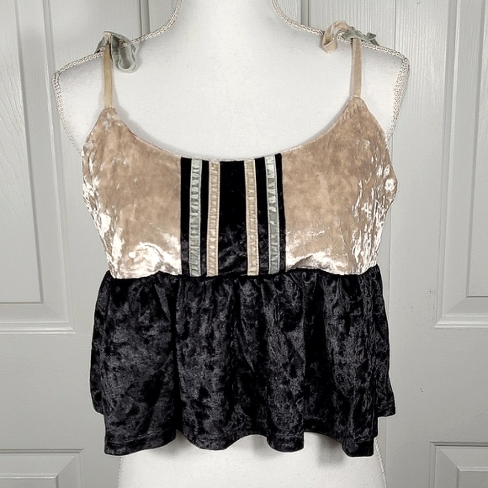 NWT POL Velvet Ruffle Babydoll Crop Top in Cream & Black w/ Cream & Gray Straps - Picture 4 of 15